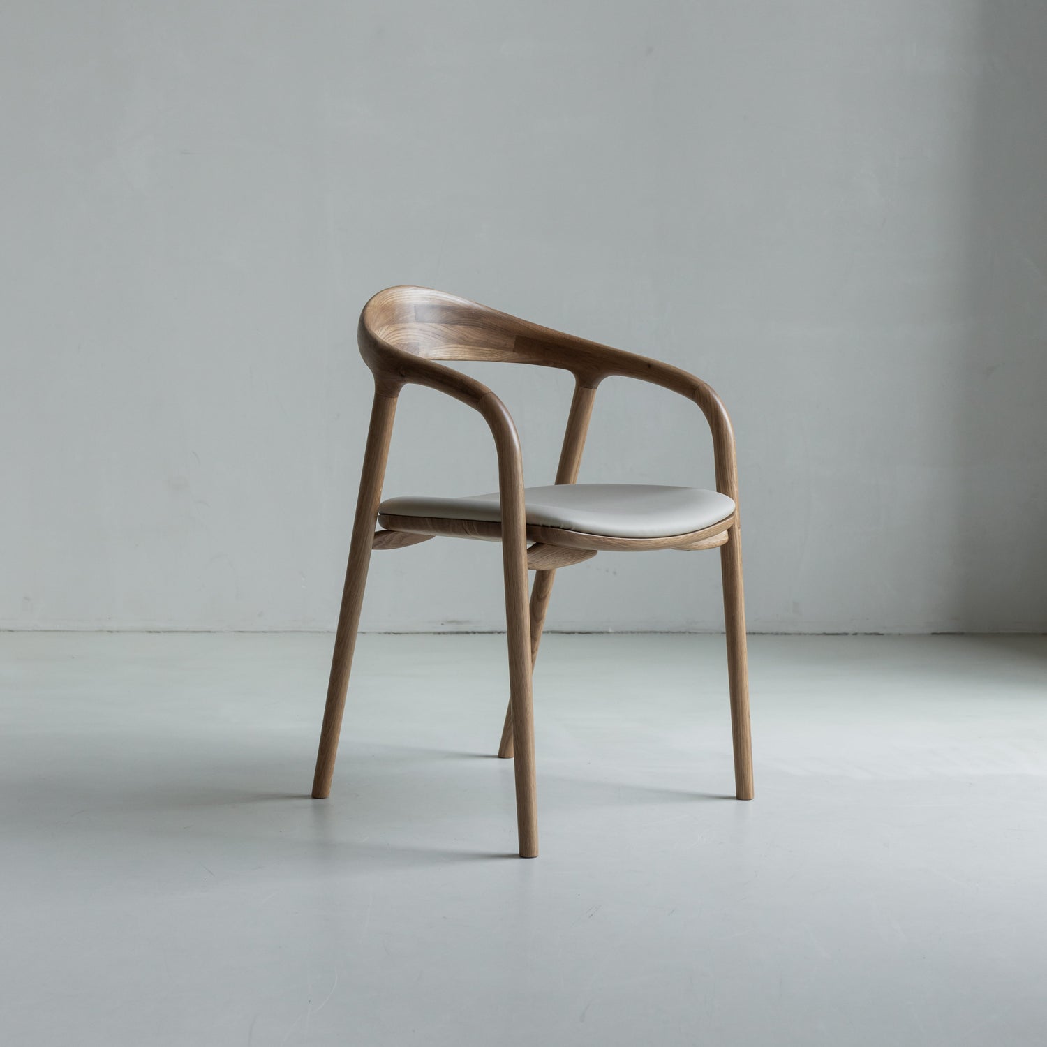 Nova matstol beige läder – ljus ek