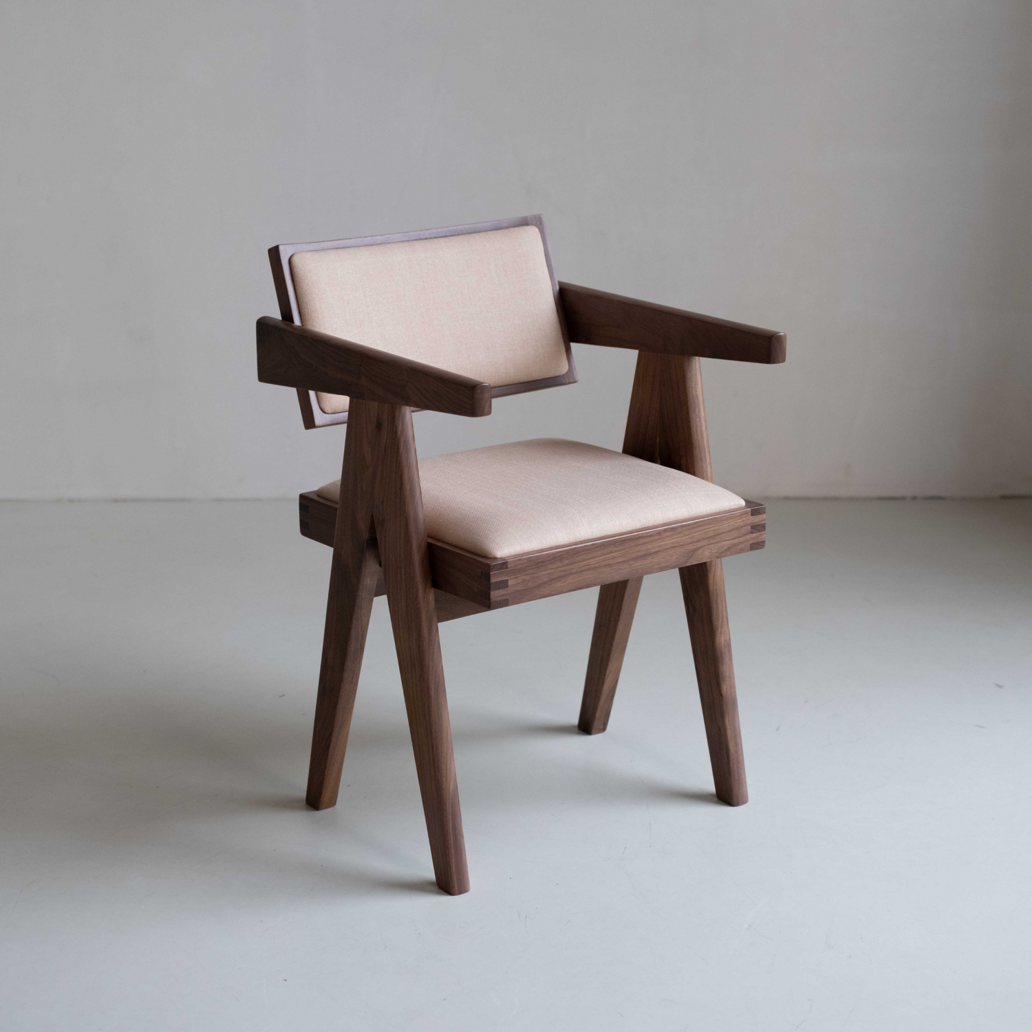 Pierre matstol rotting klädd – valnöt